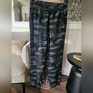 Nwot Sanctuary camo jogger sweatpants